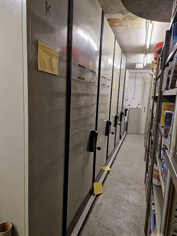 Armadi: Rollschrank – Usato da Meilen venduto da sunneschy03