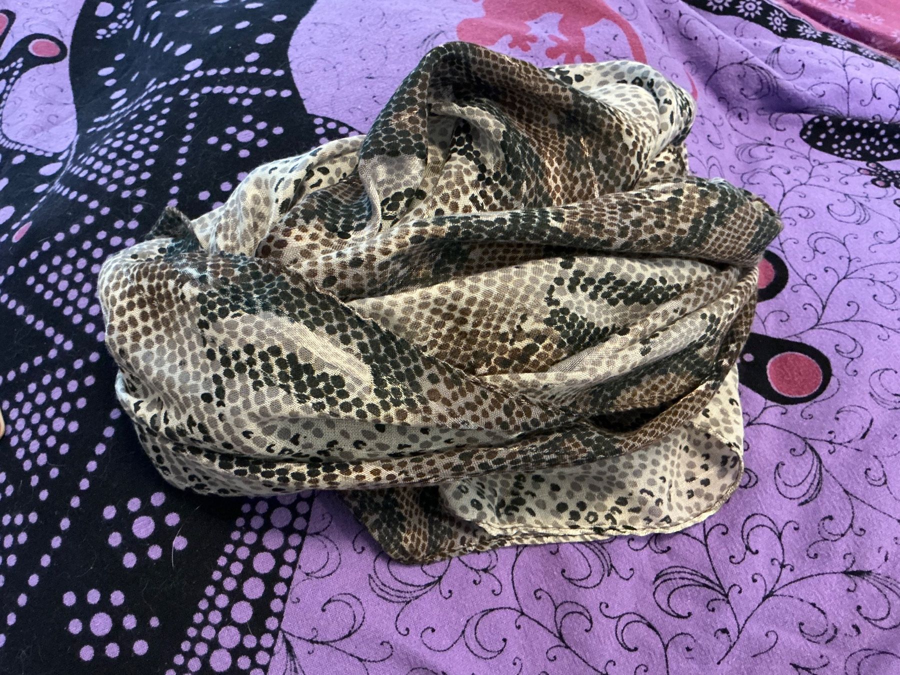 Foulards, Tücher & Schals: Schicker Schal  Schlangenprint Beige Braun Damen – Gebraucht aus Würenlos von sweety5436 1