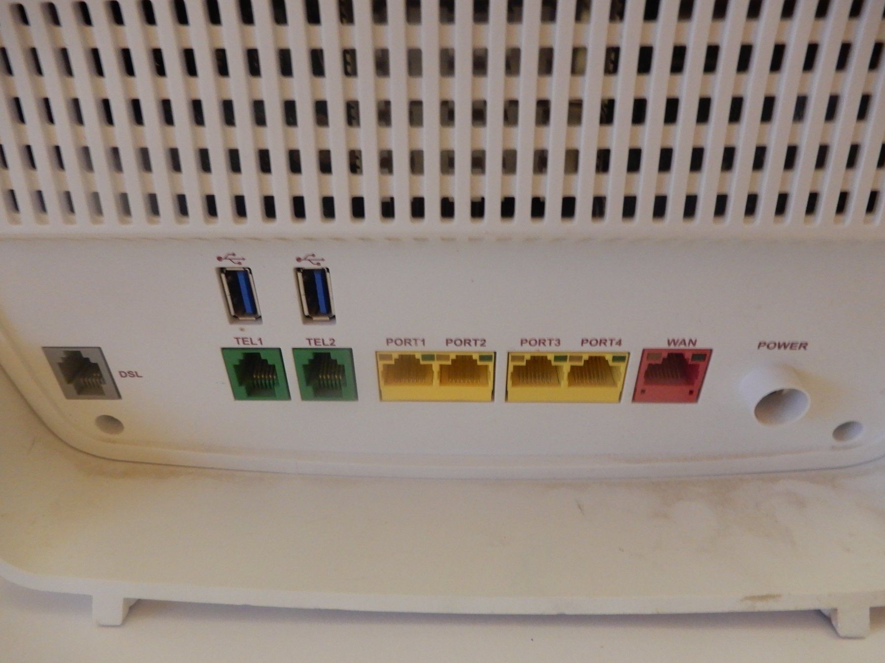 Modems & Router: Internet Box Weiss Zustand gut – Gebraucht aus Worben von MaKo3252 1