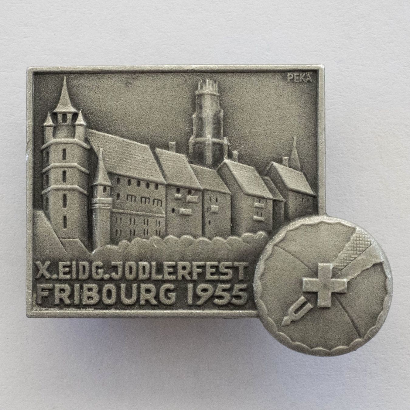 Placchette & Badge: X. Eidg. Jodlerfest Fribourg 1955 Abzeichen – Usato da Rotkreuz venduto da Swiss-Coins