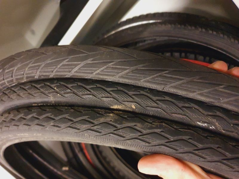Ersatzteile: Velo Reifen – Gebraucht aus Winterthur von Epi52 1