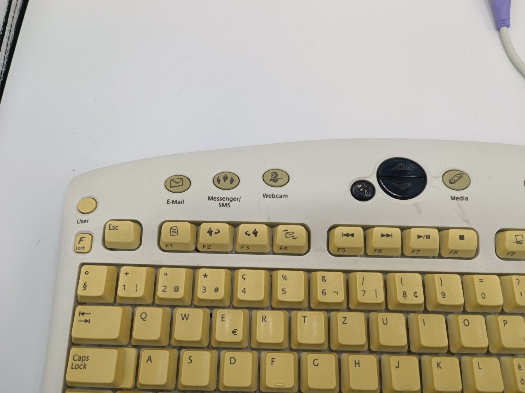 Logitech Tastiere: Logitech Y-SR34 Tastatur – Usato da Schlieren venduto da 2nd-Life 2