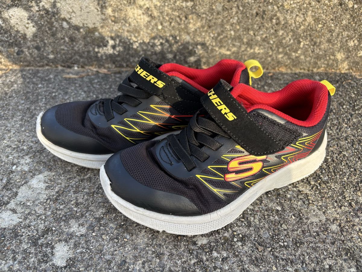 Skechers Scarpe da uomo: Turnschuhe Skechers Grösse 32 – Usato da Pfäffikon ZH venduto da rue78 1