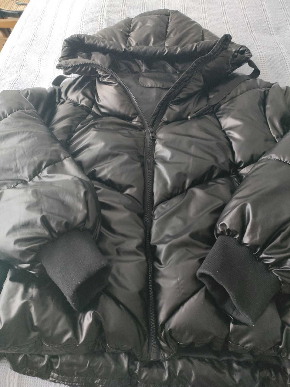 Giacche: Daunen Jacke mit Kapuze – Usato da Brugg AG venduto da Mashaba 2
