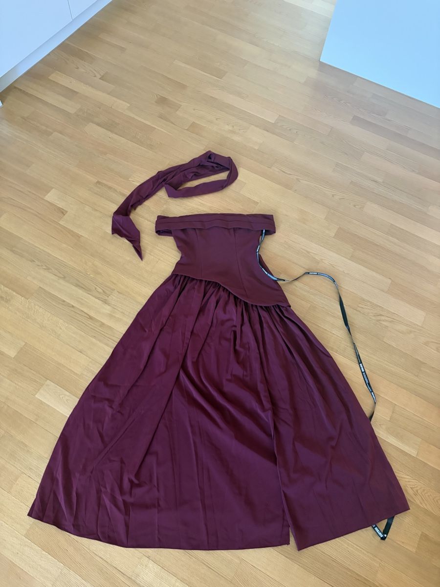 Vestiti: Delilah Maxi Dress - Cherry Lacquer - S – Nuovo e nell'imballaggio originale da Rorschach venduto da see_5psw 1
