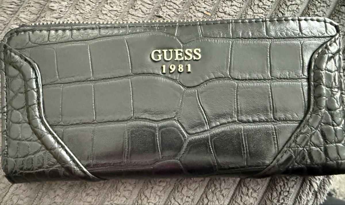 Guess Portamonete: Portemonnaie GUESS  – Usato da Pfeffikon LU venduto da pepino17 6