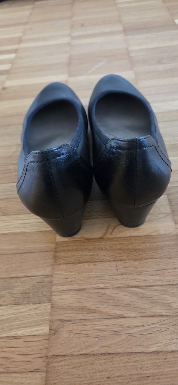 Tamaris Scarpe da donna: tamaris keilpumps, grösse 39, schwarz – Nuovo (secondo la descrizione) da Reinach BL venduto da Delare.2026