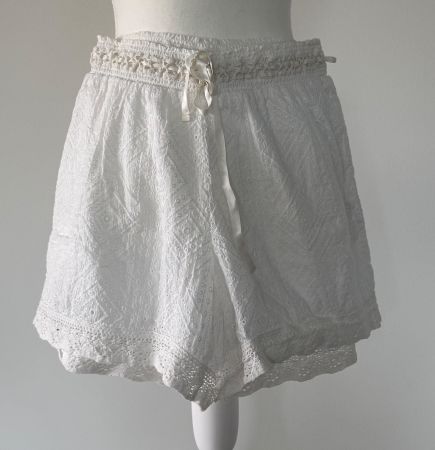 Kurze Hose Ralph Lauren weiss Broderie Anglaise Grösse S
