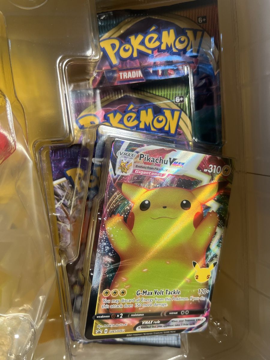 Pokémon Sammelbilder & Trading cards: Pokémon Celebrations Pikachu Vmax Box ungeöffnet – Neu und originalverpackt aus Trübbach von  2