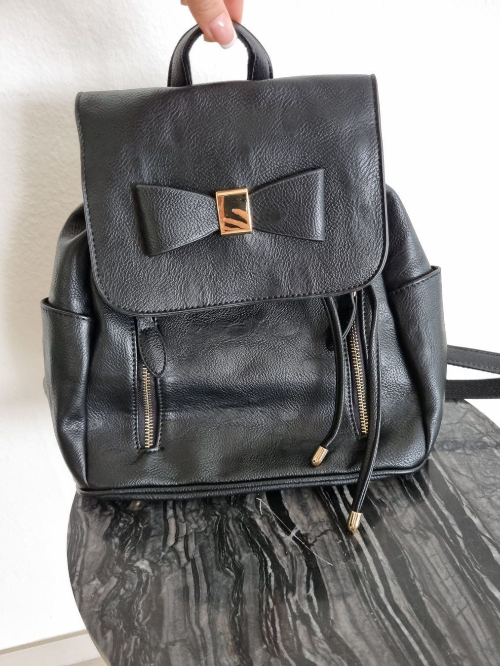 Zaini: Rucksack mit Schleife Neu in Schwarz – Nuovo (secondo la descrizione) da Bassersdorf venduto da Sandy456 1