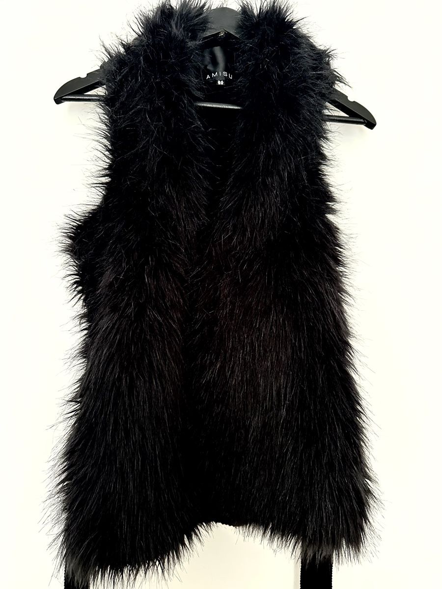 Gilet & Giacche senza maniche: Schwarze Kunstfellweste AMISU Gr. 36, Herbst Winter – Nuovo (secondo la descrizione) da unterentfelden venduto da leyla08 1