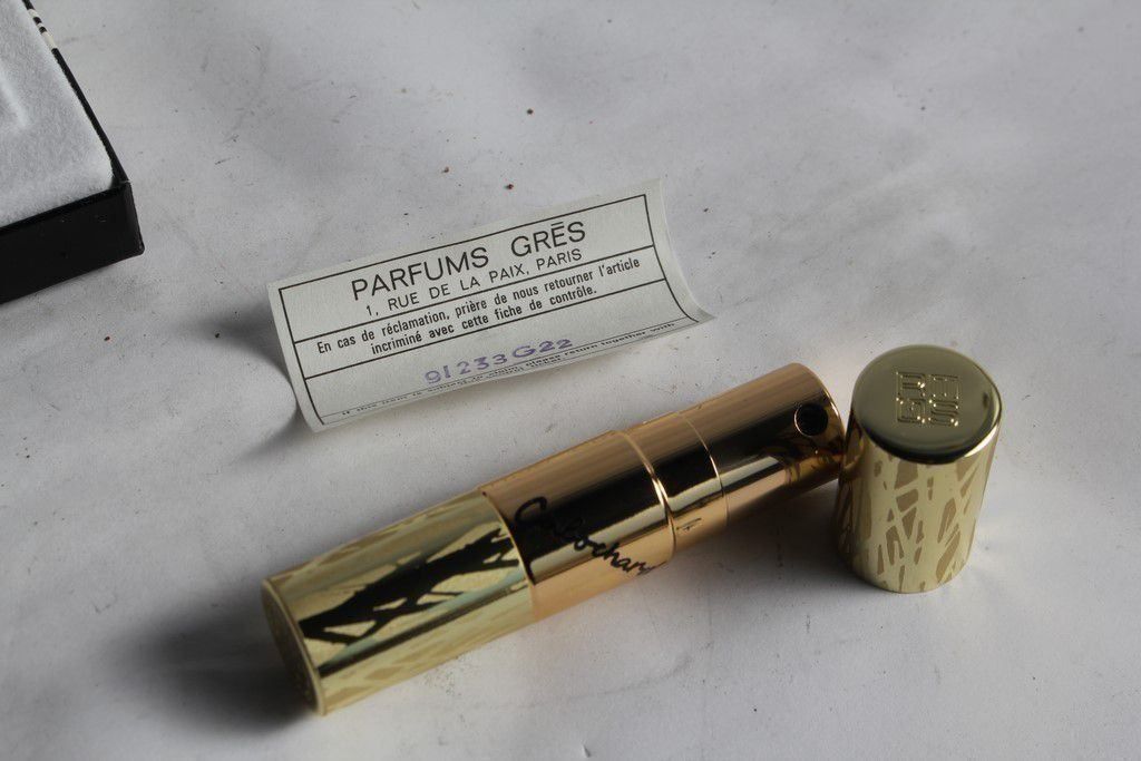 Flacons: Atomiseur parfum Cabochard de Grès – D'occasion à Vandoeuvres par Dom-Tom 1