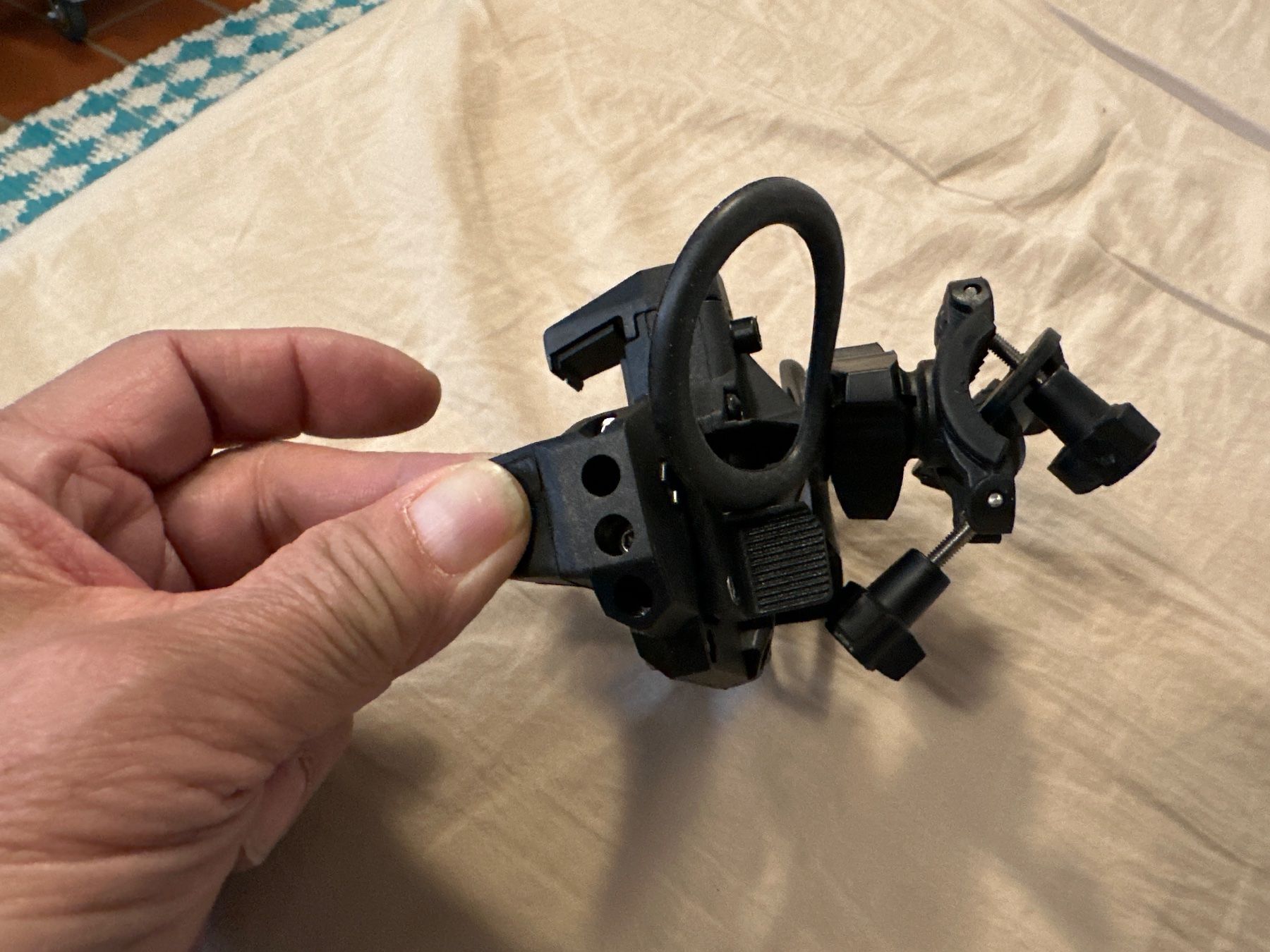 Staffe: Givi Smart_clip pour telephone mobile – Usato da Chavannes des bois venduto da JustST2 2