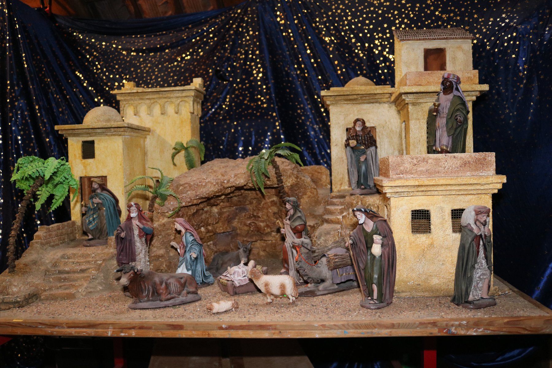 Alle Dekorationen: Weihnachtskrippe – Neu (gemäss Beschreibung) aus Birr von Werner7761