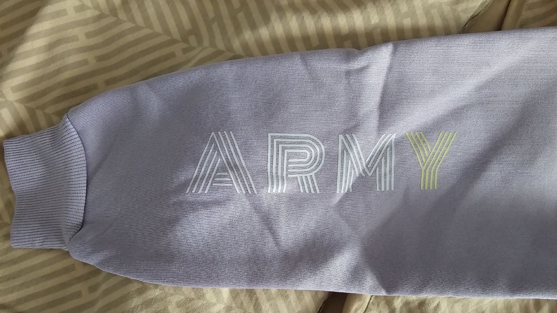 Maglioni & Felpe: Hoodie von BTS "ARMY" – Nuovo e nell'imballaggio originale da Wallbach venduto da ast_n7q9 3