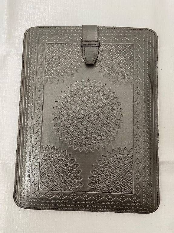Covers & Taschen: Tablethülle grau/silber – Neu (gemäss Beschreibung) aus Hausen AG von corinne_g