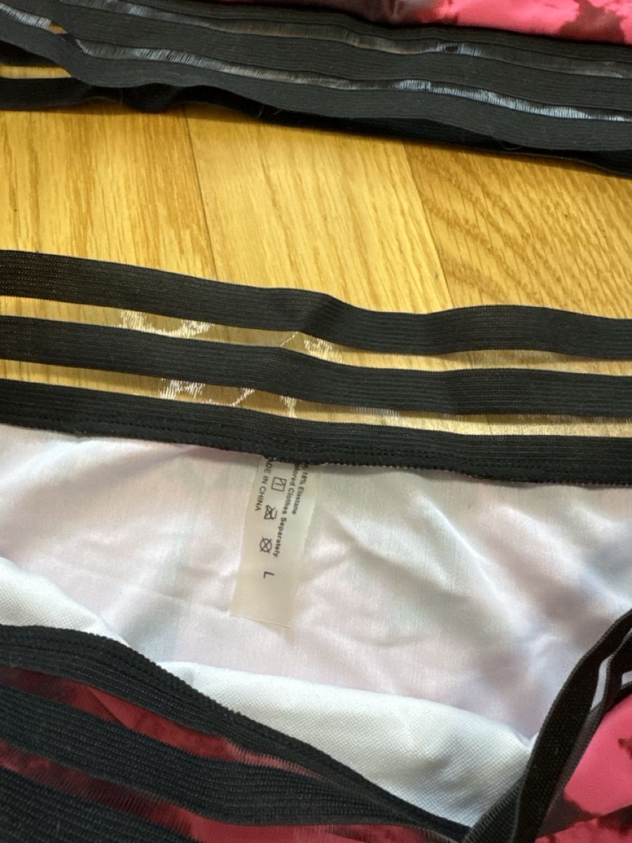 Costumi da bagno & Bikini: Pink Batik Bikini, Grösse L, neu – Nuovo (secondo la descrizione) da Thun venduto da Vans_98 1