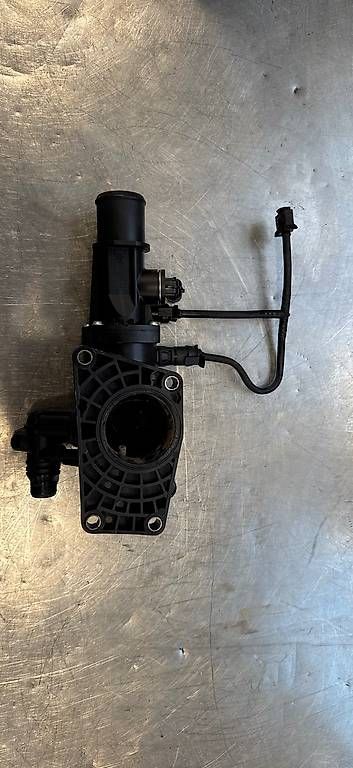 Tutti pezzi di ricambio auto: Thermostat Alfa Giulia/Stelvio 2.2 MJet – Usato da Zürich venduto da but_2gsm 1