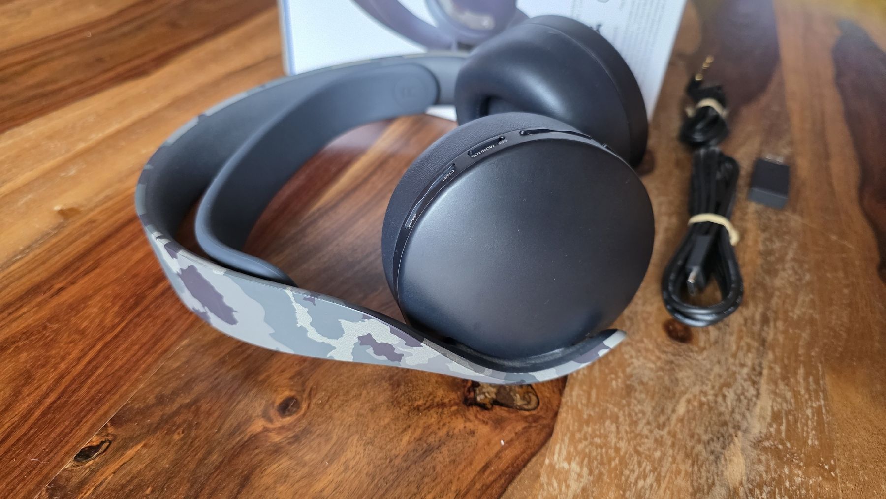 Cuffie: Playstation Pulse 3D-Wireless-Headset – Grey Camouflage  – Usato da Mettau venduto da eli_k78v 1