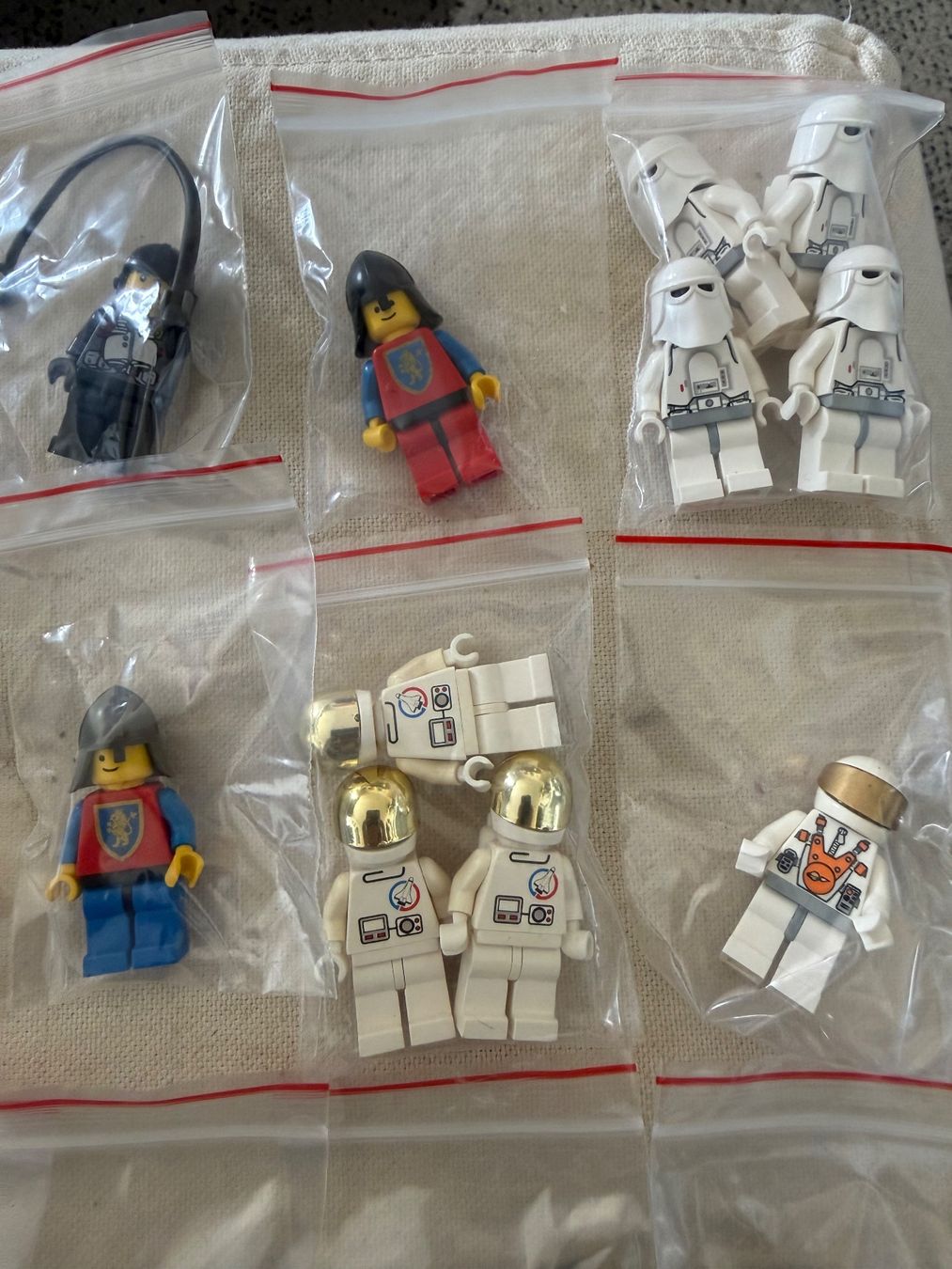 Lego Kit di costruzioni: LEGO Castle / Classic Space / Star Wars Figuren – Usato da Wetzikon ZH venduto da jen_62zf 3