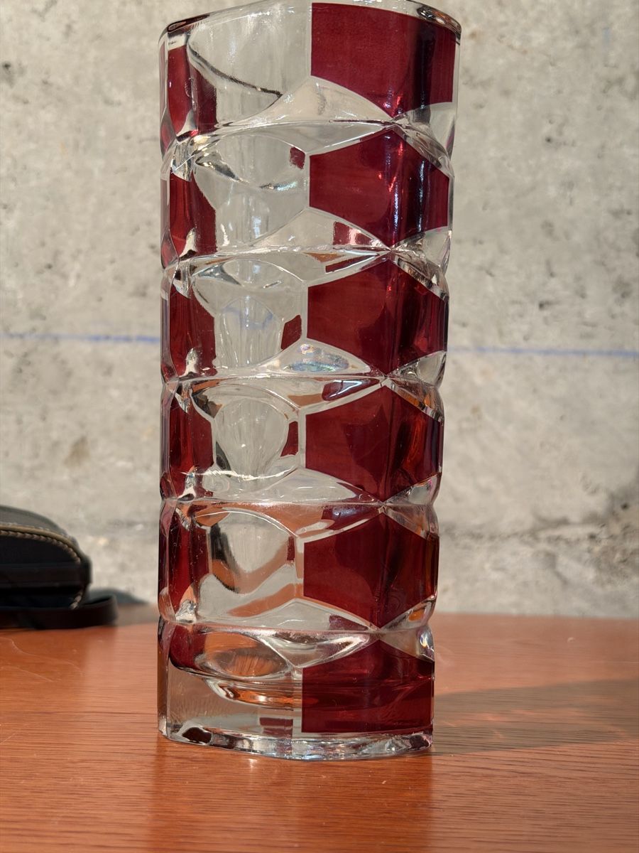 Vasi & Recipienti: Stylish Red & Clear Geometric Glass Vase - Statement Piece – Usato da Lausanne venduto da artnouveau04 2