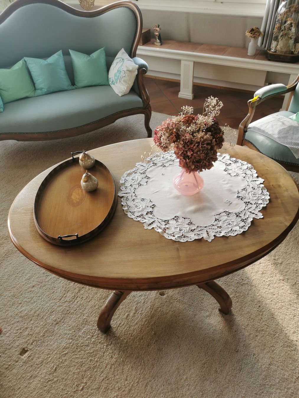 Tavoli: Louis Philippe Salontisch, oval, Nussbaum – Usato da Dübendorf venduto da aschiduebendorf 1