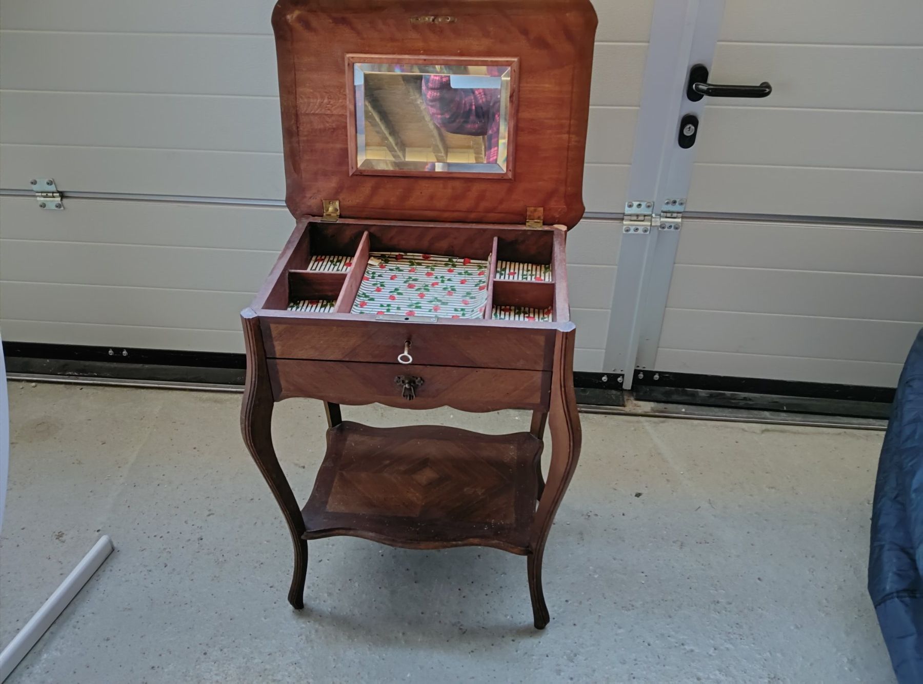 Commodes: Coiffeuse ancienne – D'occasion à Vicques par prairie0809 4