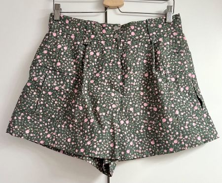 Blumige Sommer Shorts / Gr. 40 / Maje