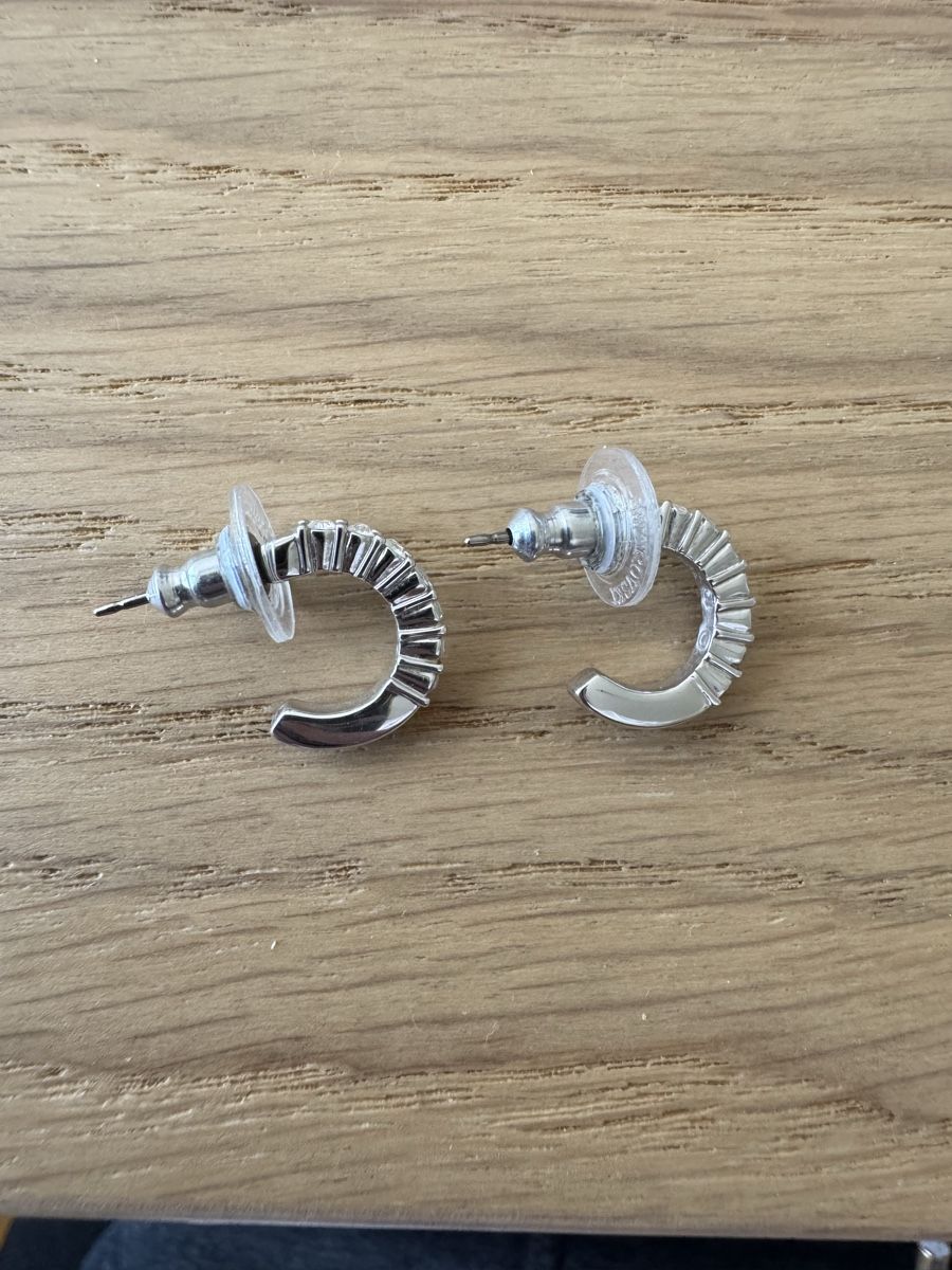 Swarovski Ohrringe & -stecker: Creolen silber mit Steinen Swarovski – Gebraucht aus Uznach von Martina191185 2