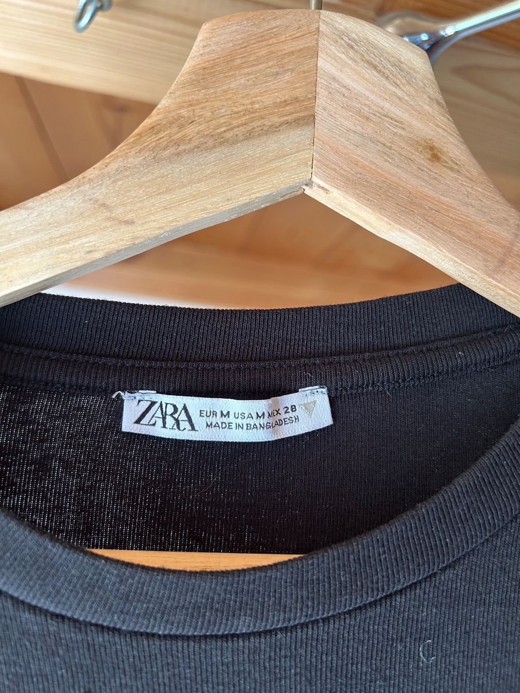 Zara Top: Schwarzes Zara Oberteil, Grösse M – Usato da Erlen venduto da nin_b8c6 1