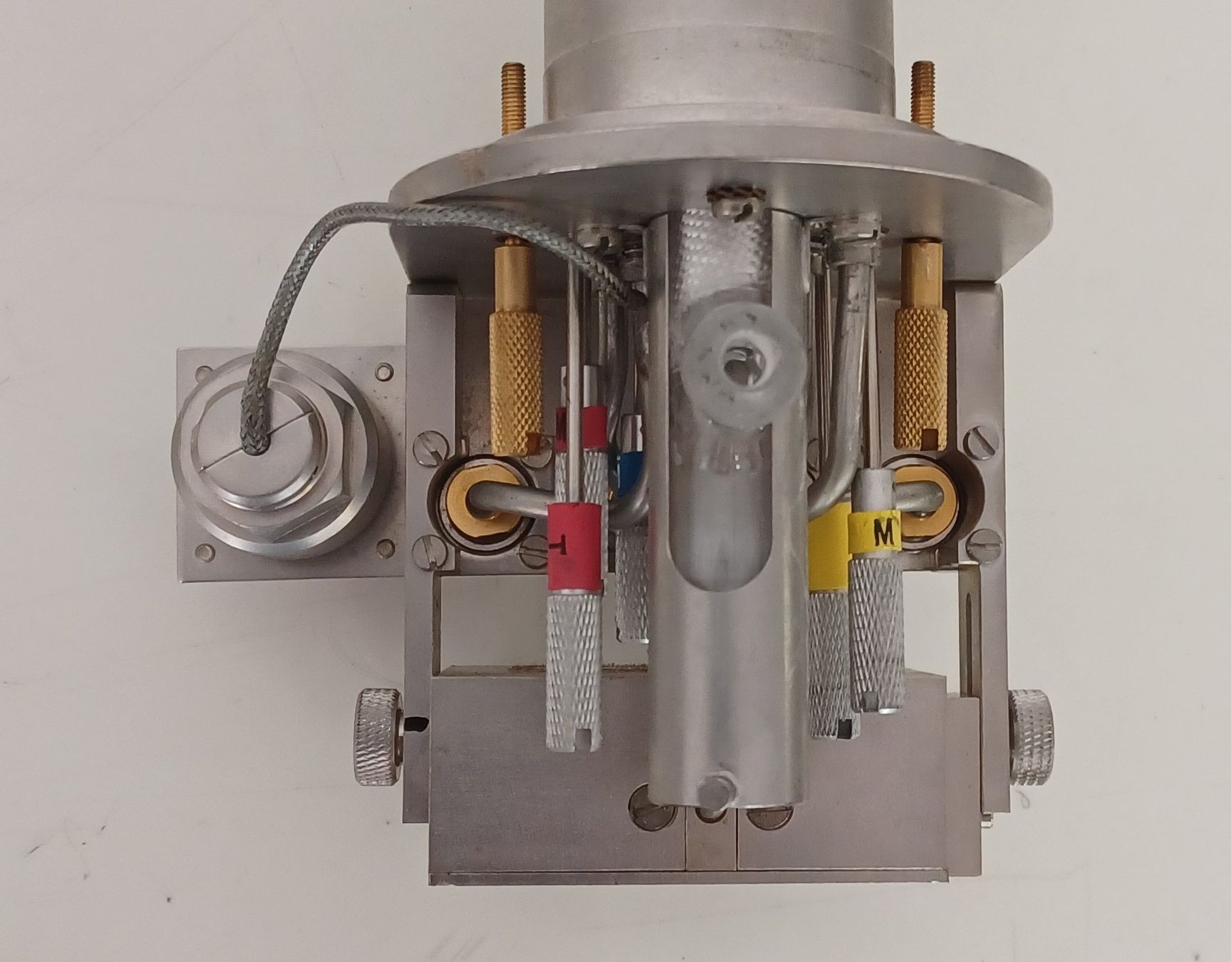 Accessori da laboratorio: Bruker NMR Probe – Usato da Niederdorf venduto da LeptonAG_Labor 4