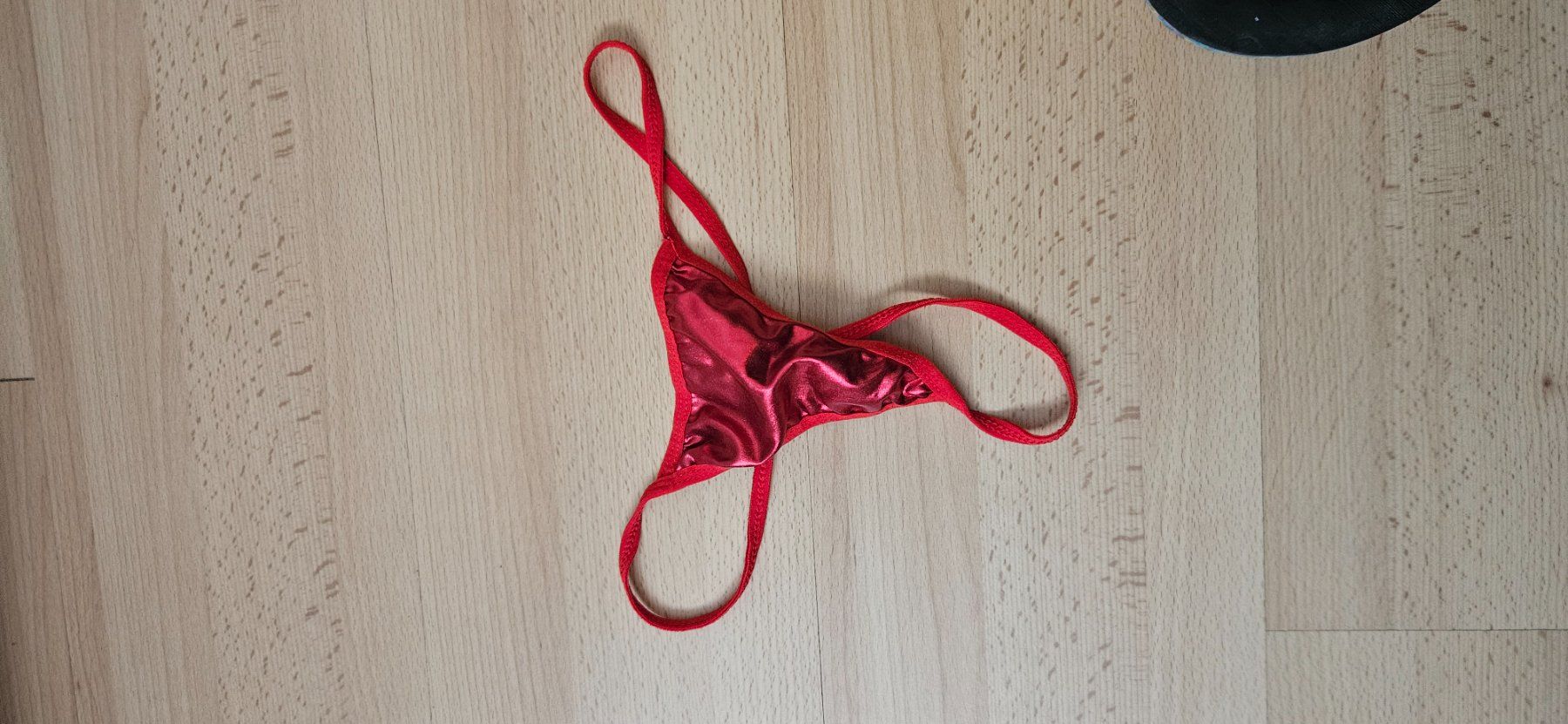 Altra biancheria intima: String comme neuf porté 1X (b) – Nuovo (secondo la descrizione) da Lutry venduto da cha_pbg5