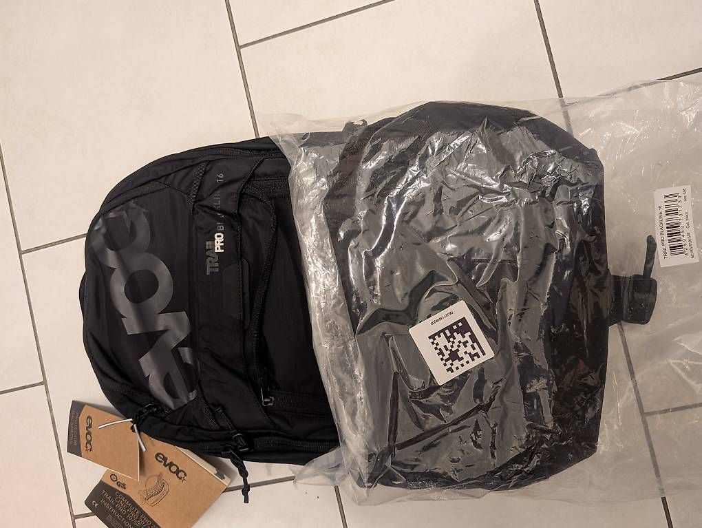 Rucksäcke: Evoc Trail Pro 16 - Grösse M,S - NEU originalverpackt  – Gebraucht aus Zürich von theblaess 1