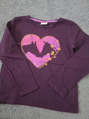 Langarmshirt lila Motiv Pferd Grösse 110-116