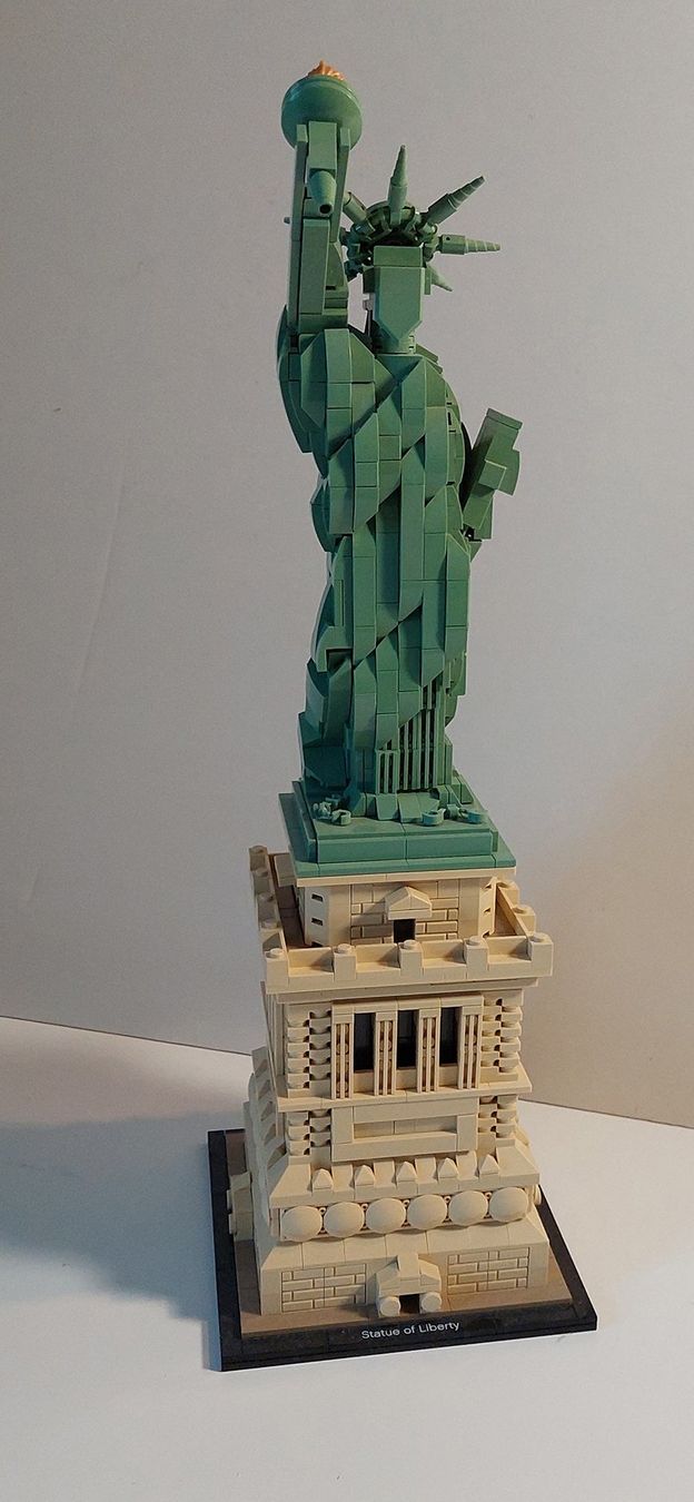 Alexander Kit di costruzioni: Lego Statue de la Liberté 21042 – Usato da Nyon venduto da tekkboy1968