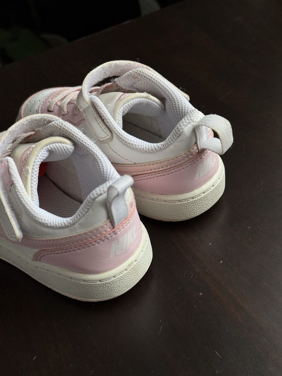 Nike Scarpe per ragazze: Baskets Nike – taille 24 – Usato da Bouveret venduto da HannaTkachenko 2
