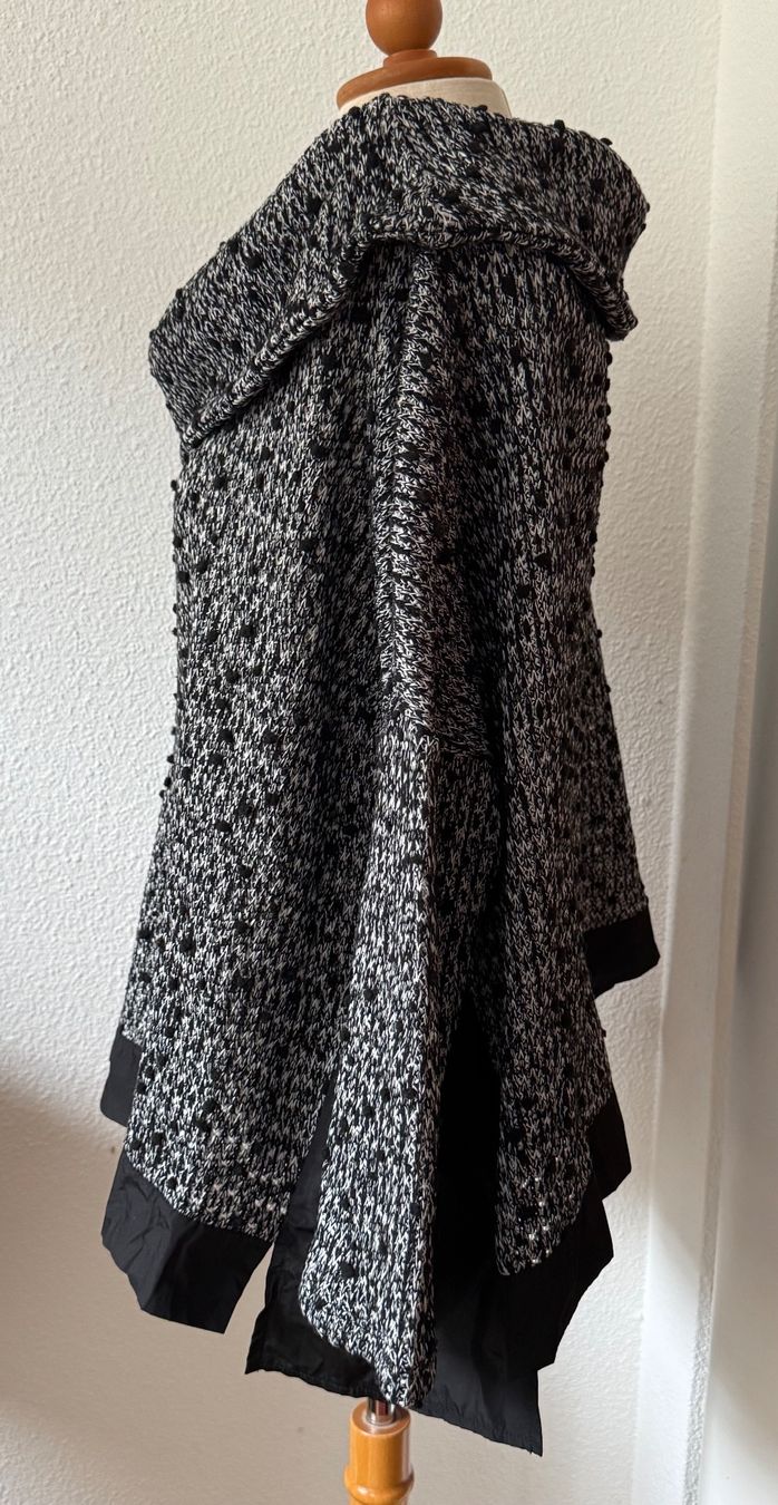 Maglioni & Felpe: Pull LUUKAA oversize noir et blanc, taille 40-42 – Nuovo (secondo la descrizione) da Morges venduto da sandy069 1