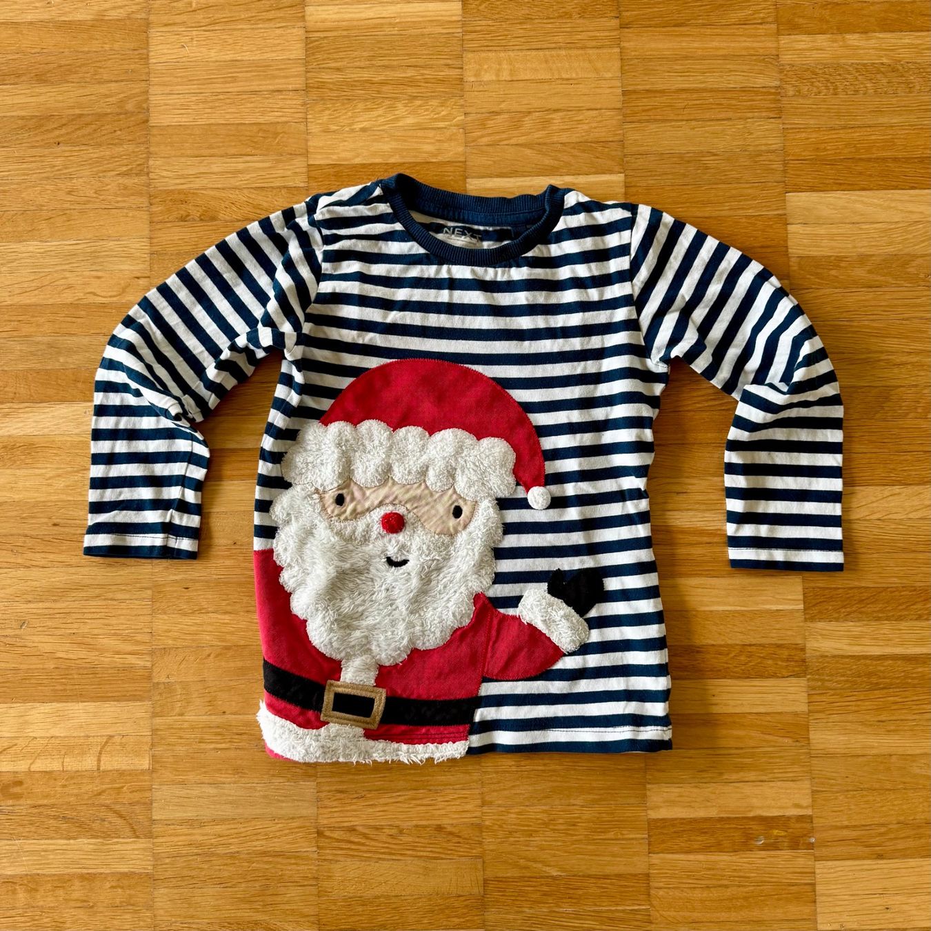 Next Maglioni & Felpe: NEXT Langarmshirt Weihnachten Samichlaus Gr. 104 – Usato da Glattpark(Opfikon) venduto da adr_m8nc