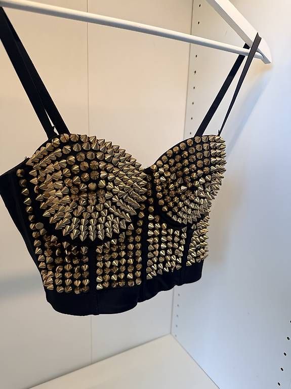 Top: Bustier noir à clous dorés  État neuf – Usato da Biel/Bienne venduto da secondstore 1