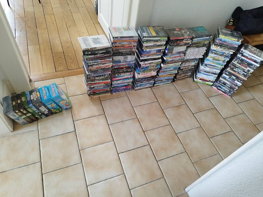Tous les DVDs: Lot de DVD, environ 300 pièces. – D'occasion à Vallorbe par Leonidas1337 4