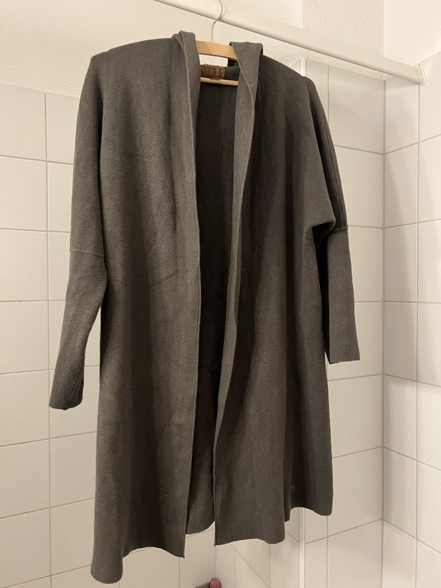 Mäntel: Übergangsmantel, Strick, oliv - 38 – Gebraucht aus Leissigen von tahari