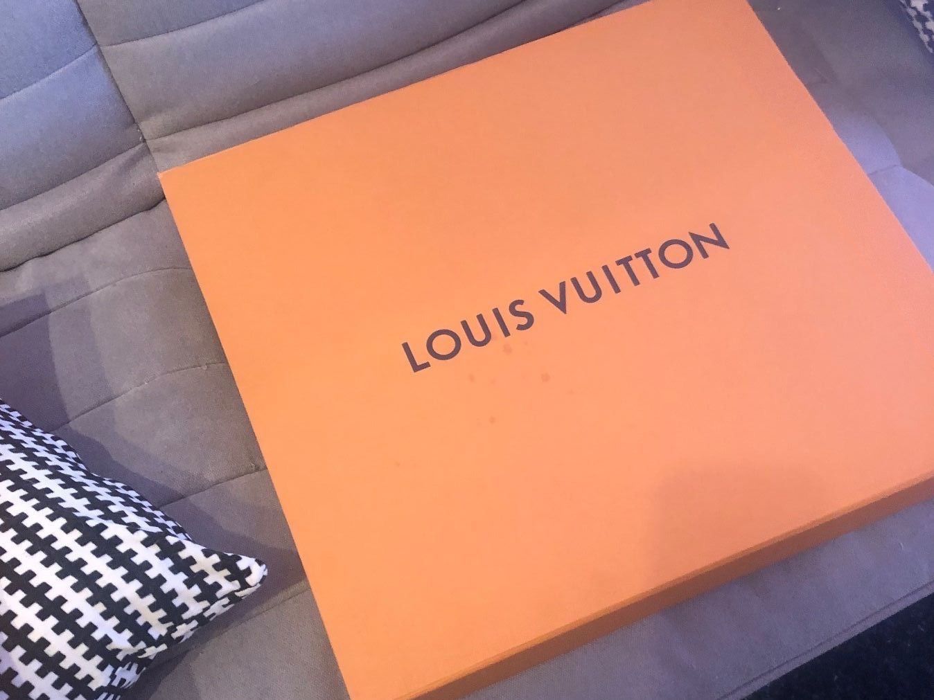 Maglioni & Felpe: Louis Vuitton Pullover Schwarz – Nuovo (secondo la descrizione) da Safenwil venduto da Johnwick1986 5