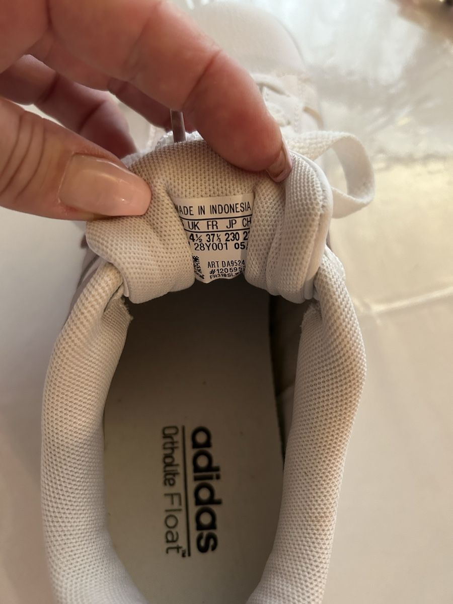Adidas Chaussures femmes: Baskets Adidas blanches pointure 37 1/2 – Neuf avec emballage d'origine à Monthey par meganoe 2