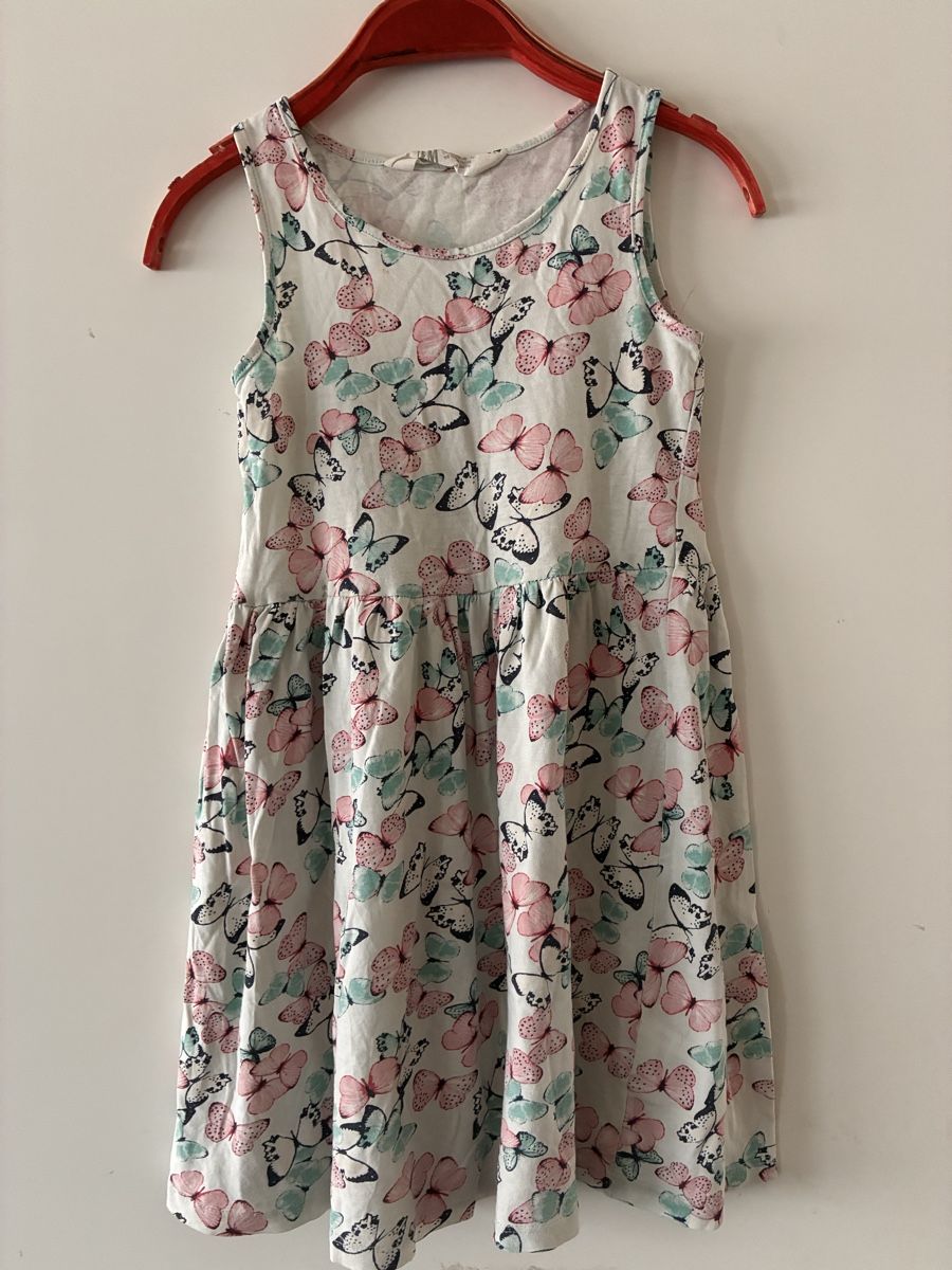 H&M Vestiti & Gonne: Schönes Kleid Gr. 122/128, H&M – Usato da richterswil venduto da lunamarie001