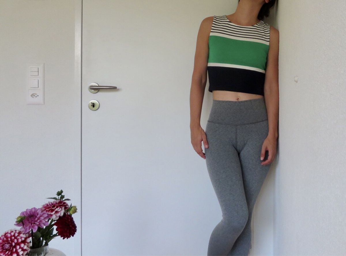 Urban Outfitters Tops: Crop Top – Gebraucht aus Wetzikon ZH von Purple_Jersey