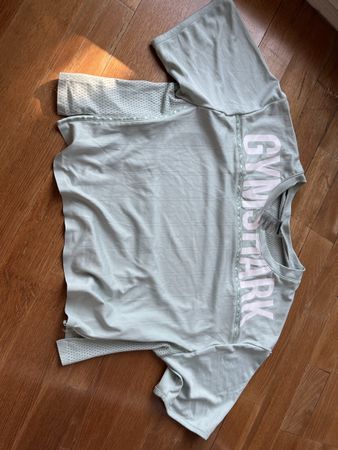 GYMSHARK Crop Top mit Rückenausschnitt