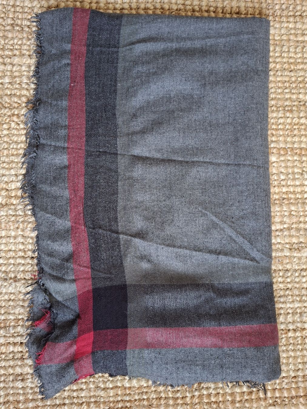Foulards, Tücher & Schals: Echarpe 122x213cm grise – Gebraucht aus Lausanne von Cognitia 2