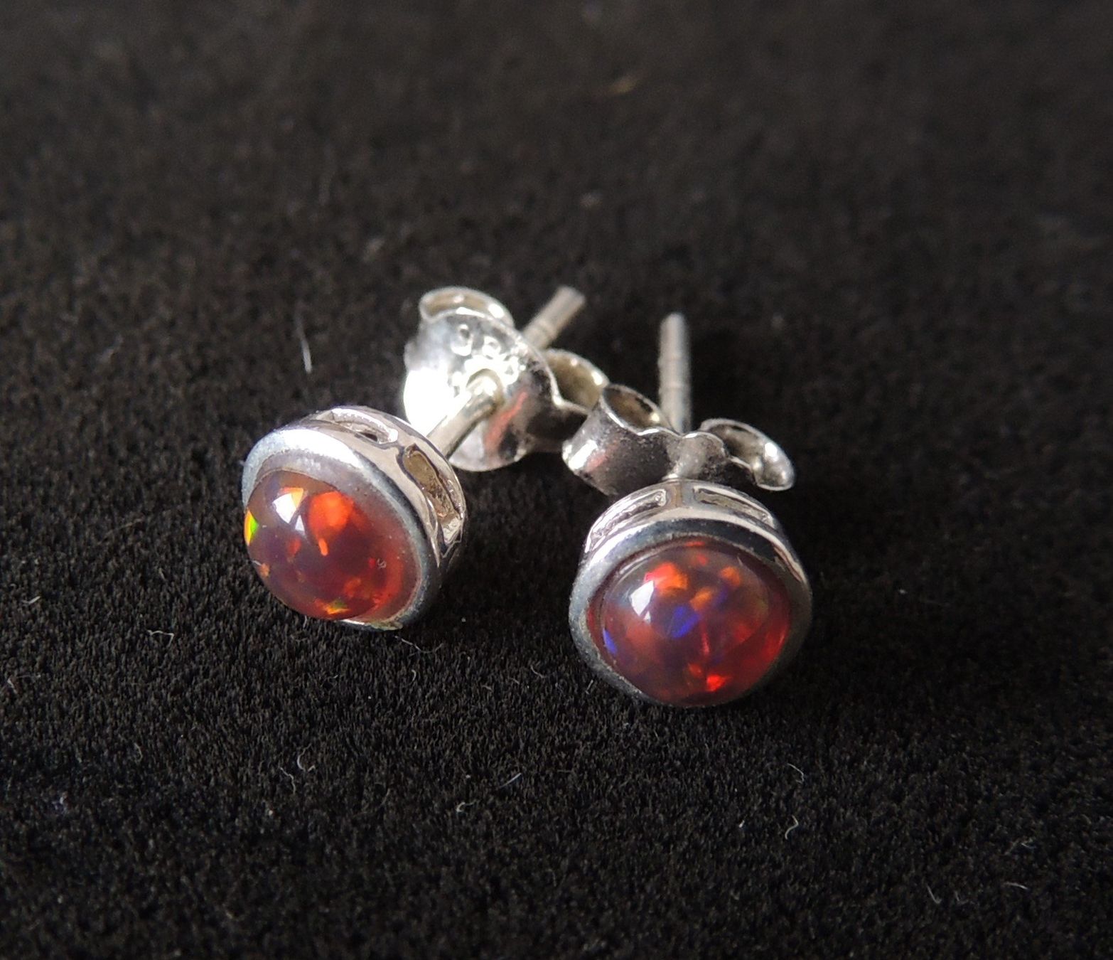 Orecchini pendenti & Orecchini a lobo: Black Opal Imitat 5 mm Ohrstecker Silber 925 – Nuovo e nell'imballaggio originale da Waldenburg venduto da schaller707