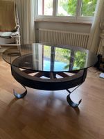 Couchtisch mit Wagenrad, Hufeisen & Glasplatte