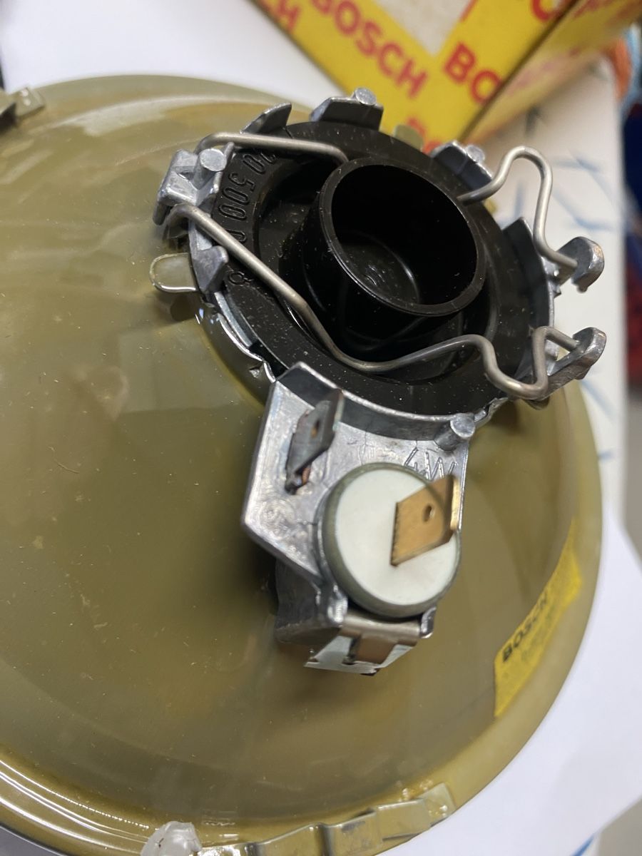 Suzuki Tutti i ricambio per moto: Bosch. Suzuki GT 125, Scheinwerfer Oldtimer, – Nuovo e nell'imballaggio originale da Birmenstorf AG venduto da monza2011 1